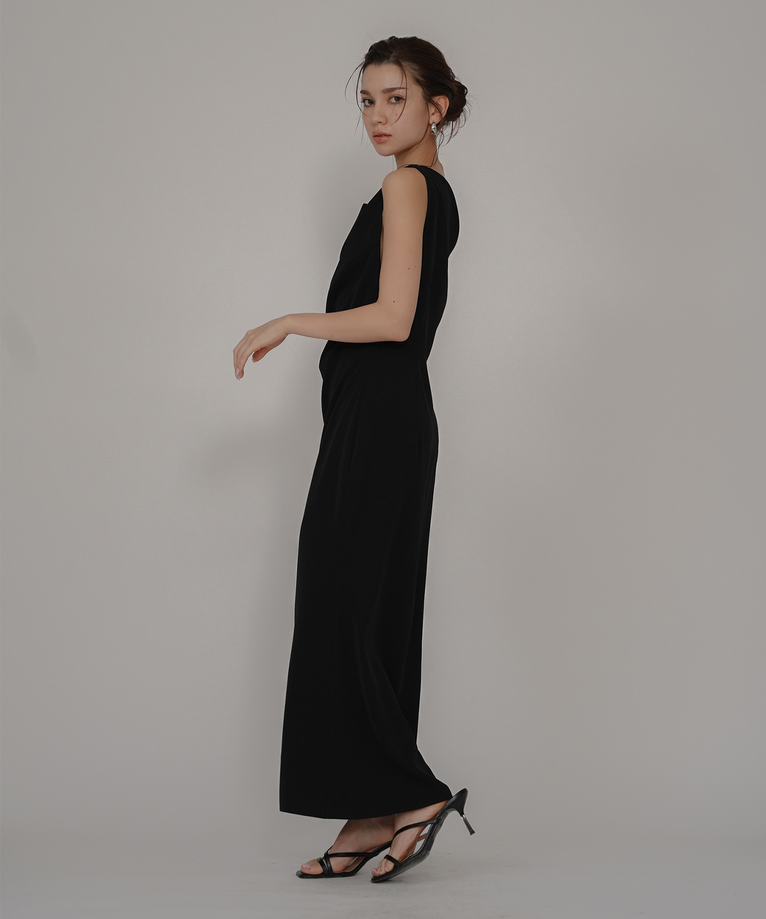 ドレス ロングワンピ 前撮り 乾坤式 参列 二次会 パーティ ディナーラウンジ 女性らしい モテワンピ デートコーデ 大人 ディナー あざと可愛い 肌見せ 韓国風 綺麗め 細見え カジュアル スタイル盛れ KINO THE KEI