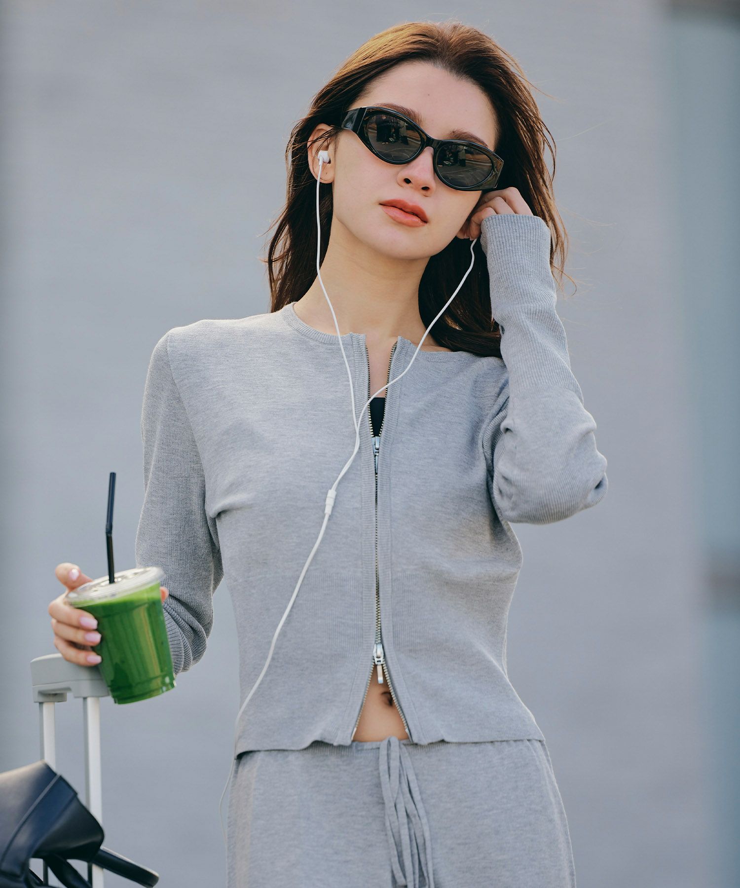 リラックスウェア スウェット 短丈ニット Y2K パジャマ 部屋着 ダル着 モテニット カットソー デートコーデ ドライブ 空港ファッション 大人 あざと可愛い 肌見せ 韓国風 綺麗め 細見え カジュアル らくちん KINO THE KEI