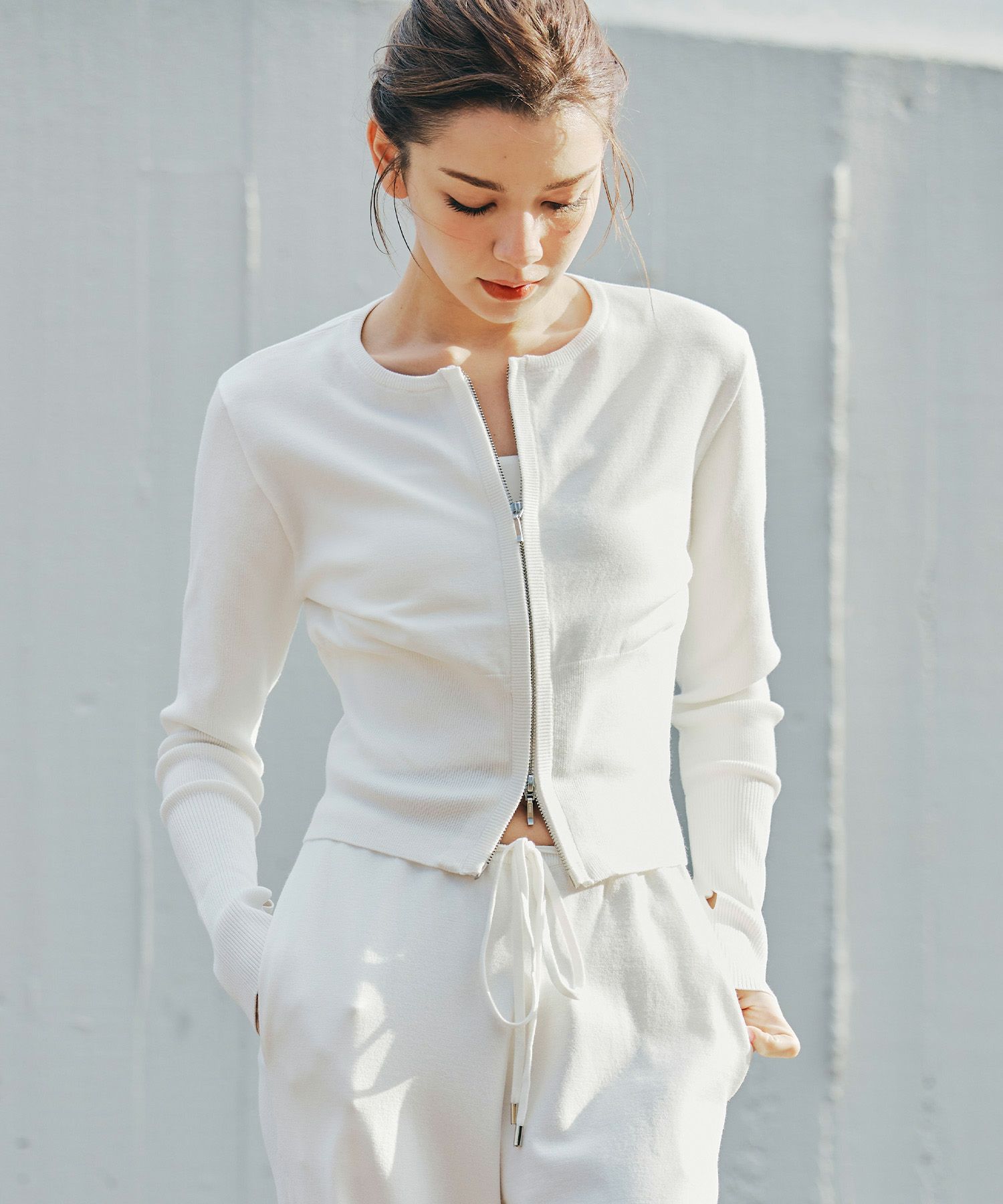 リラックスウェア スウェット 短丈ニット Y2K パジャマ 部屋着 ダル着 モテニット カットソー デートコーデ ドライブ 空港ファッション 大人 あざと可愛い 肌見せ 韓国風 綺麗め 細見え カジュアル らくちん KINO THE KEI