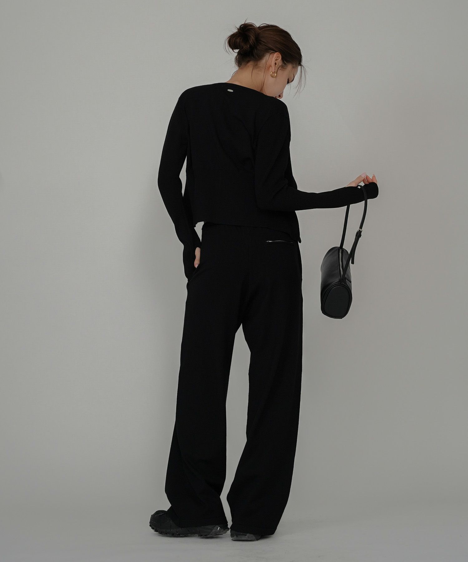 リラックスウェア スウェット 短丈ニット Y2K パジャマ 部屋着 ダル着 モテニット カットソー デートコーデ ドライブ 空港ファッション 大人 あざと可愛い 肌見せ 韓国風 綺麗め 細見え カジュアル らくちん KINO THE KEI