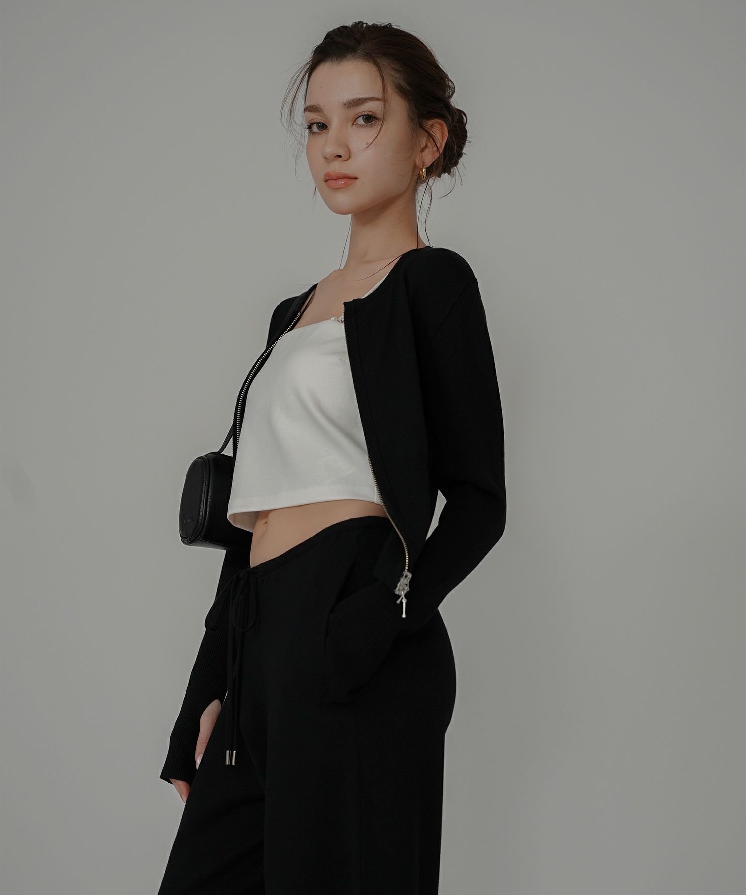 リラックスウェア スウェット 短丈ニット Y2K パジャマ 部屋着 ダル着 モテニット カットソー デートコーデ ドライブ 空港ファッション 大人 あざと可愛い 肌見せ 韓国風 綺麗め 細見え カジュアル らくちん KINO THE KEI