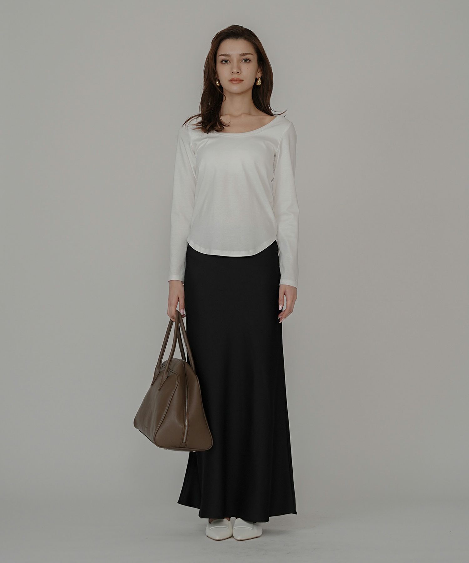  ルーズ 美脚 感動 スタイルアップ Iライン ナロースカート マーメイドスカート サテンスカート ロングスカート オシャレ 無地 女性らしい モテコーデ ベーシック シンプル デートコーデ 大人 あざと可愛い 肌見せ 韓国風 綺麗め 細見え カジュアル スタイル盛れ KINO THE KEI