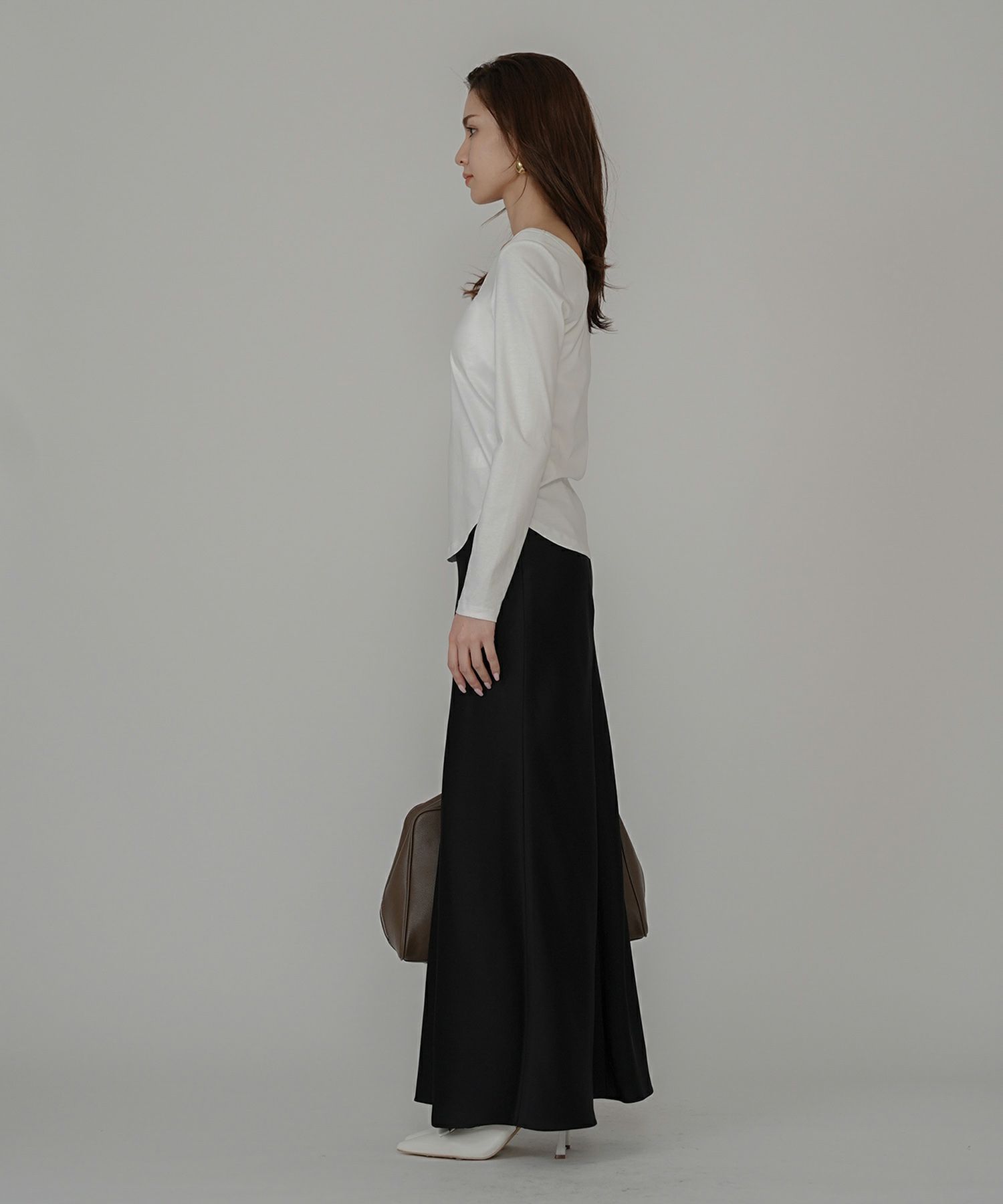  ルーズ 美脚 感動 スタイルアップ Iライン ナロースカート マーメイドスカート サテンスカート ロングスカート オシャレ 無地 女性らしい モテコーデ ベーシック シンプル デートコーデ 大人 あざと可愛い 肌見せ 韓国風 綺麗め 細見え カジュアル スタイル盛れ KINO THE KEI