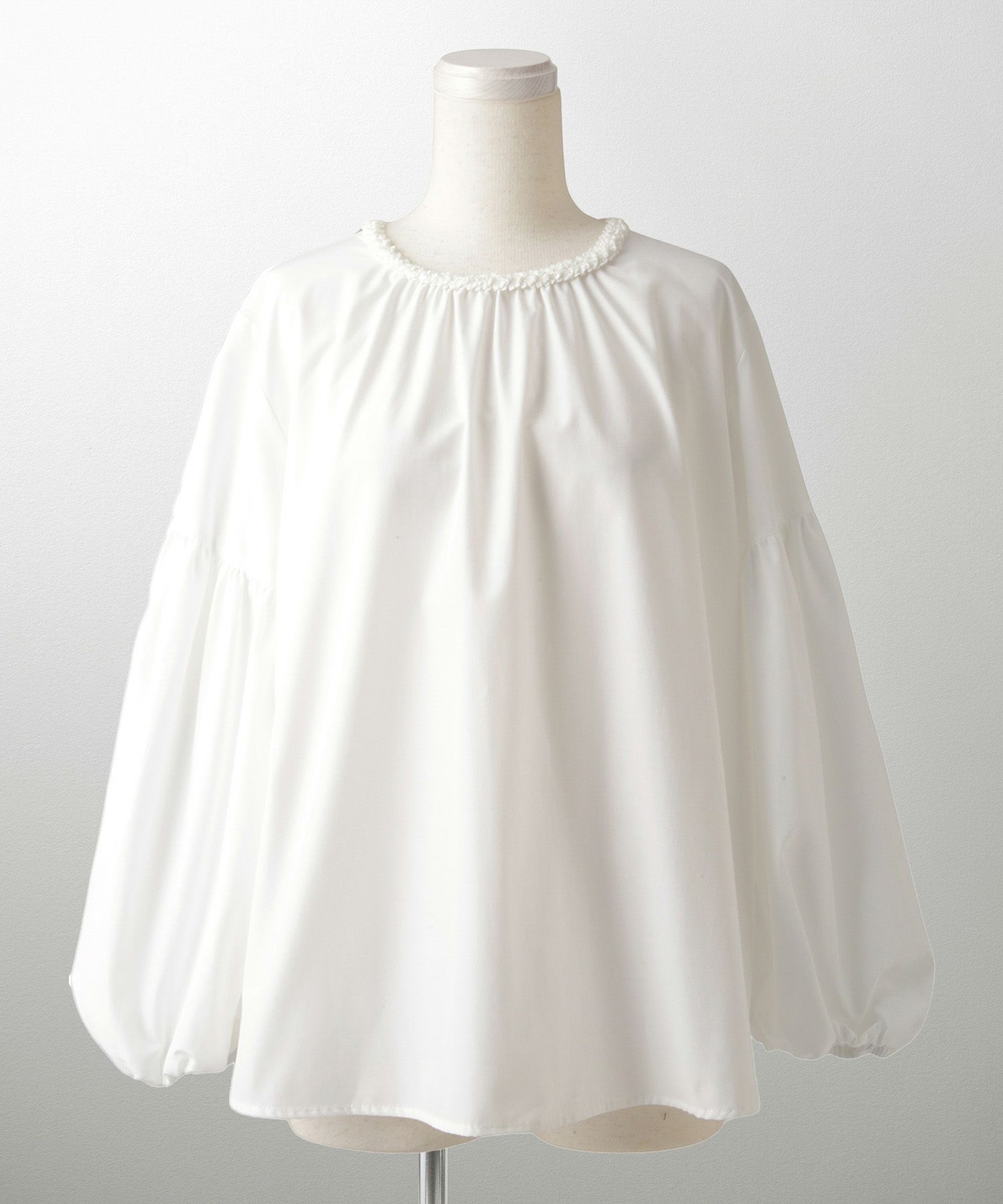 襟ぐりビジュー バルーンスリーブ ブラウス HUIT 全2色｜hit851-0311