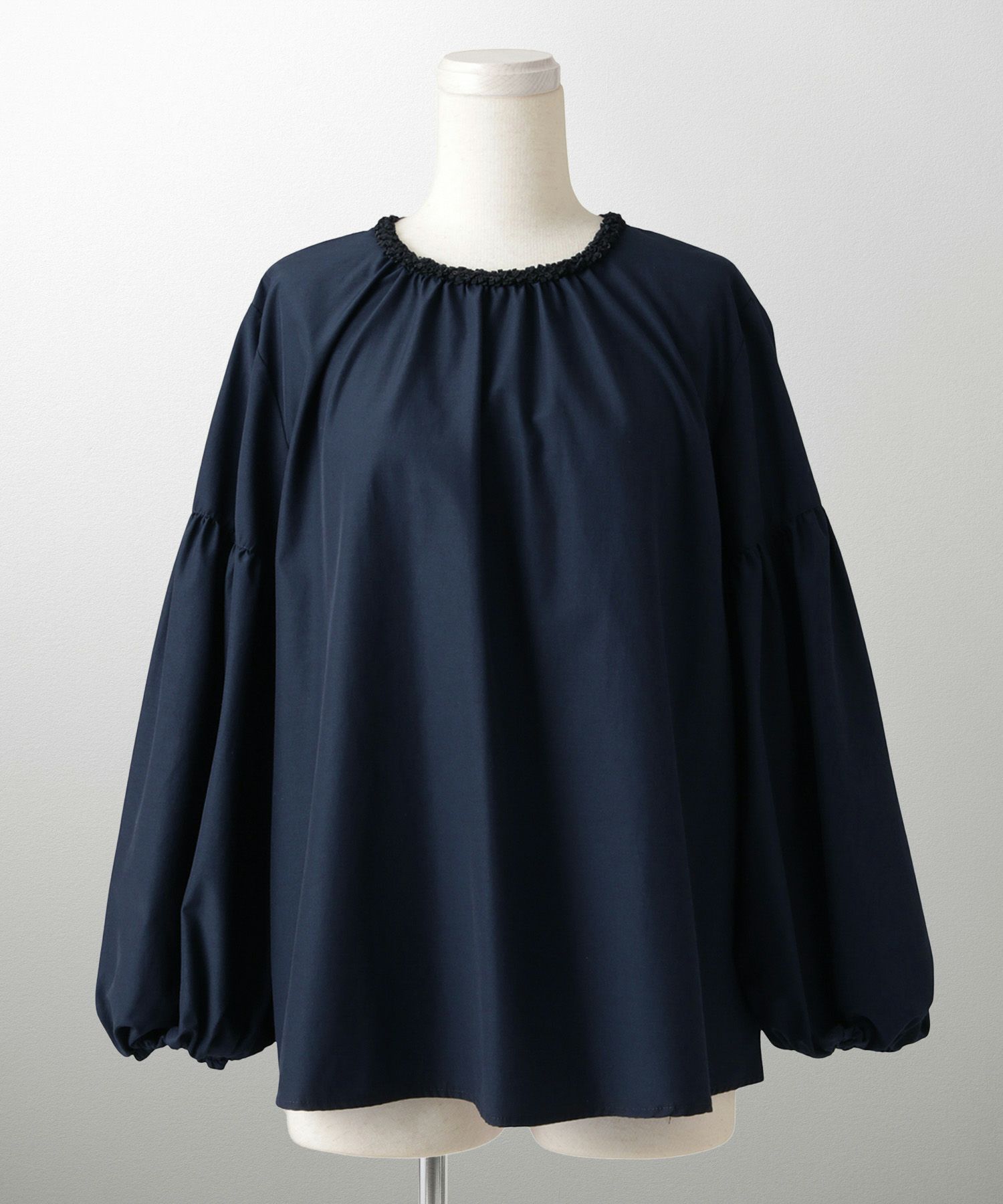 襟ぐりビジュー バルーンスリーブ ブラウス HUIT 全2色｜hit851-0311