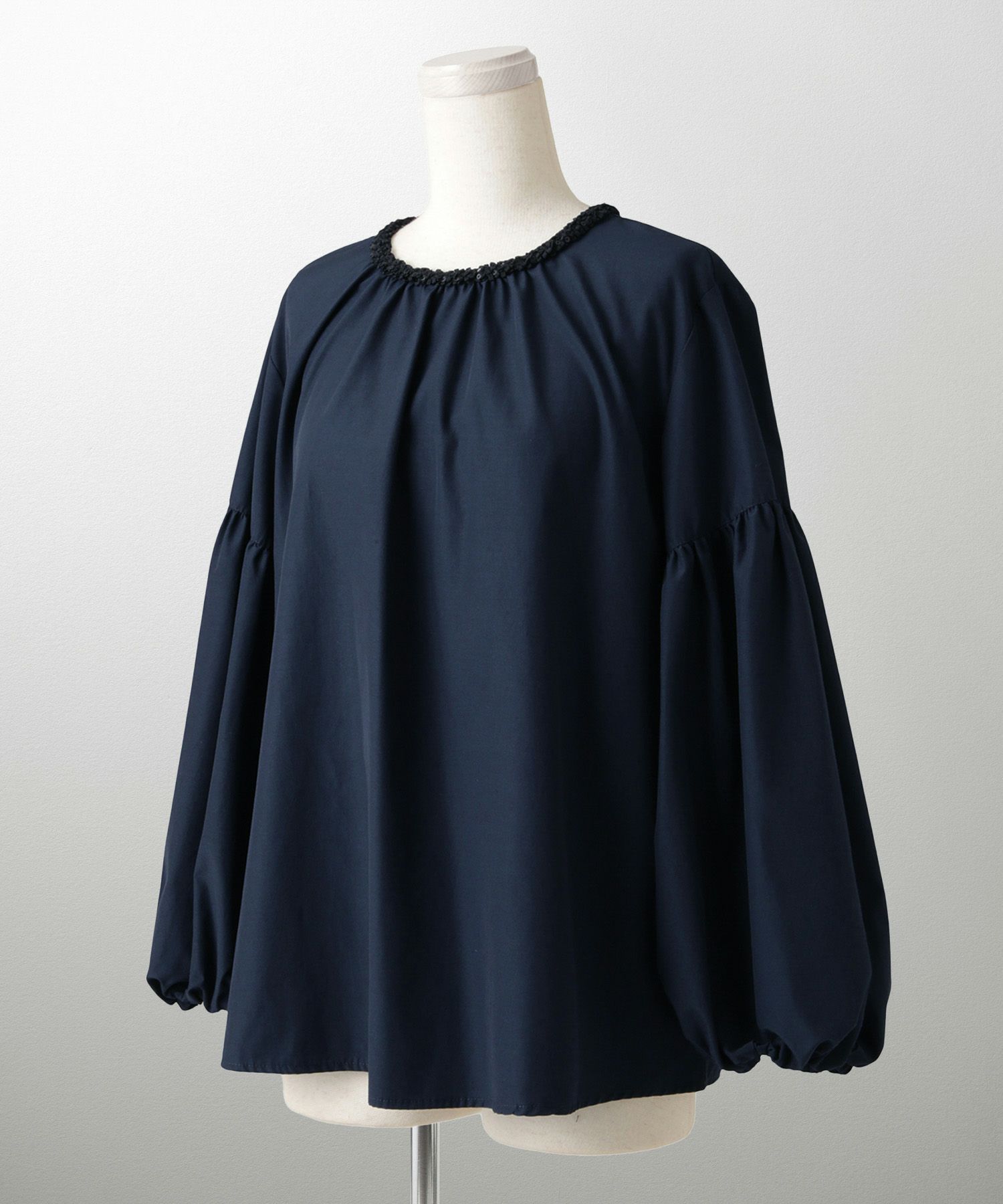 新品タグ付き♡CELFORD 衿ビジューブラウス バルーンスリーブ バンドカラー 襟ぐりビジュー バルーンスリーブ ブラウス HUIT 全2色｜hit851-0311