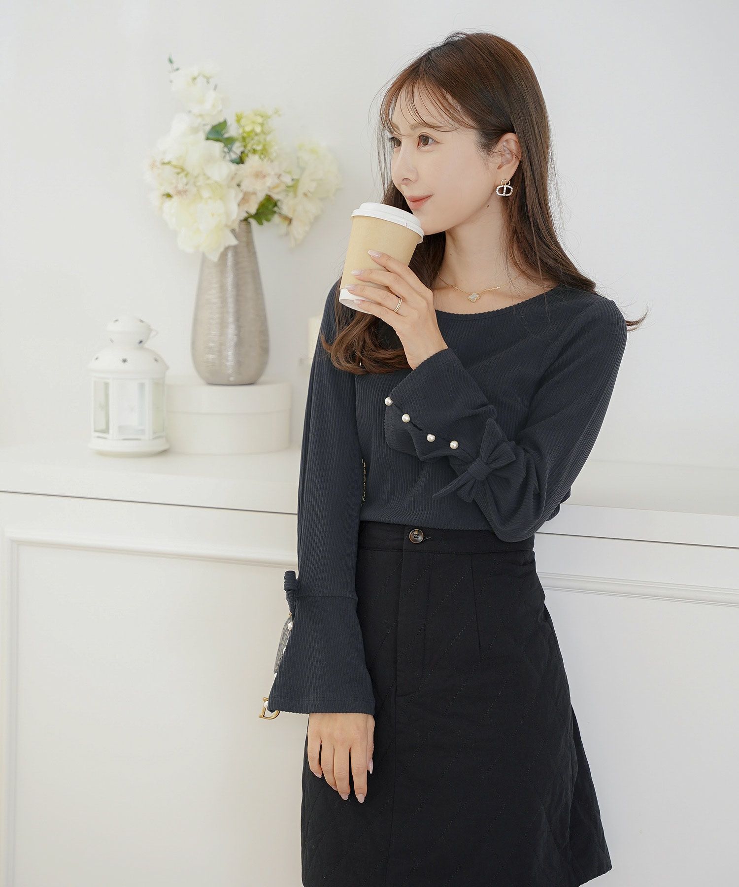 トップス カットソー リブ 袖口 リボン 切替 フレア ベルスリーブ フレアスリーブ シンプル 袖映え パール クルーネック 春 秋