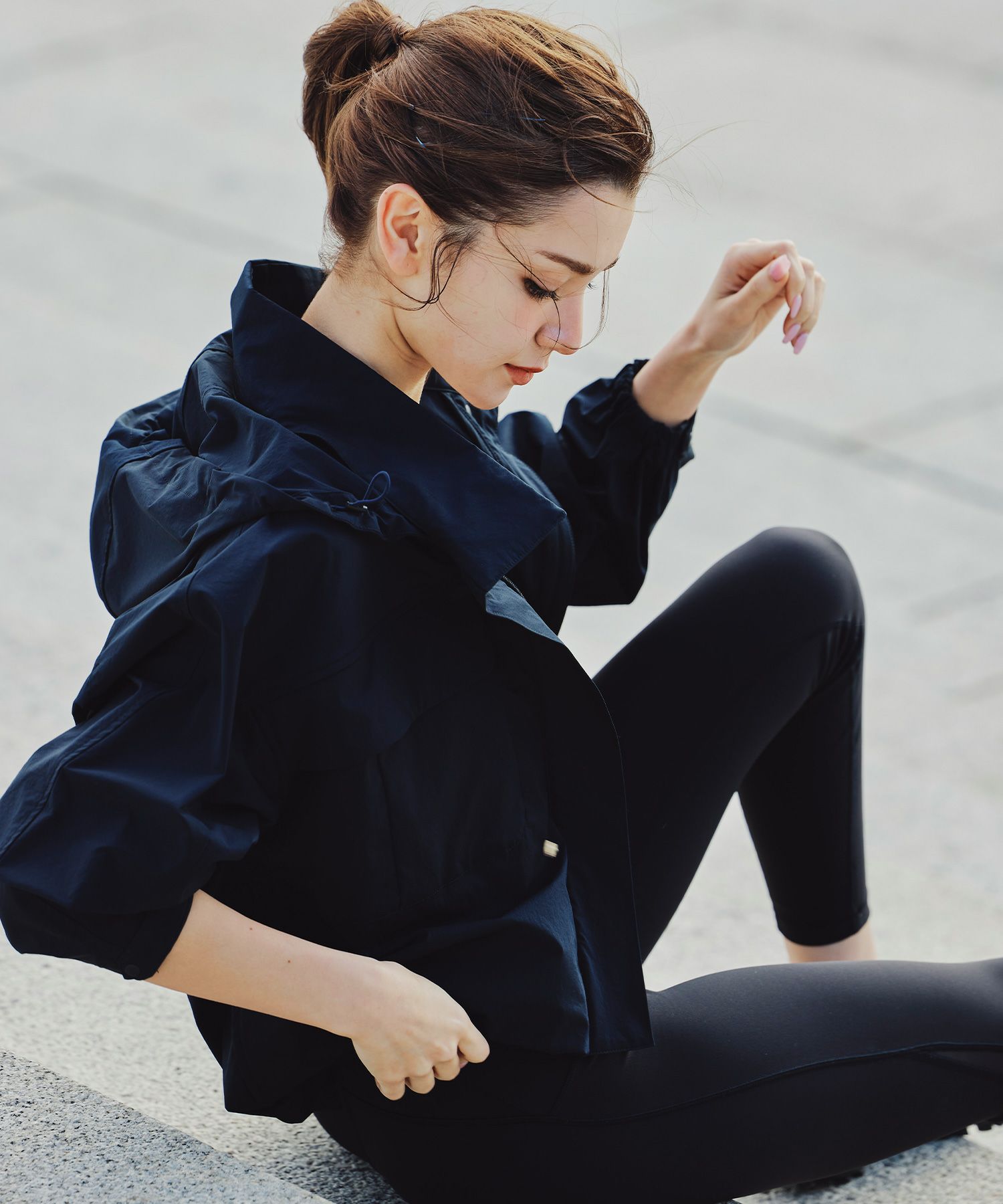 トラックジャケット ナイロン トップス ジップアウター スタンドカラー ジャンバー スポーティー 短丈 ミドル丈 ゆったり 普段使い 着回し 重ね着 オールシーズン ルームウェア 部屋着 リラックス 休日 ワークアウト ヨガ ジム ウェア ランニング ウォーキング 通勤 韓国風 韓国系 スタイル盛れ KINO THE KEI