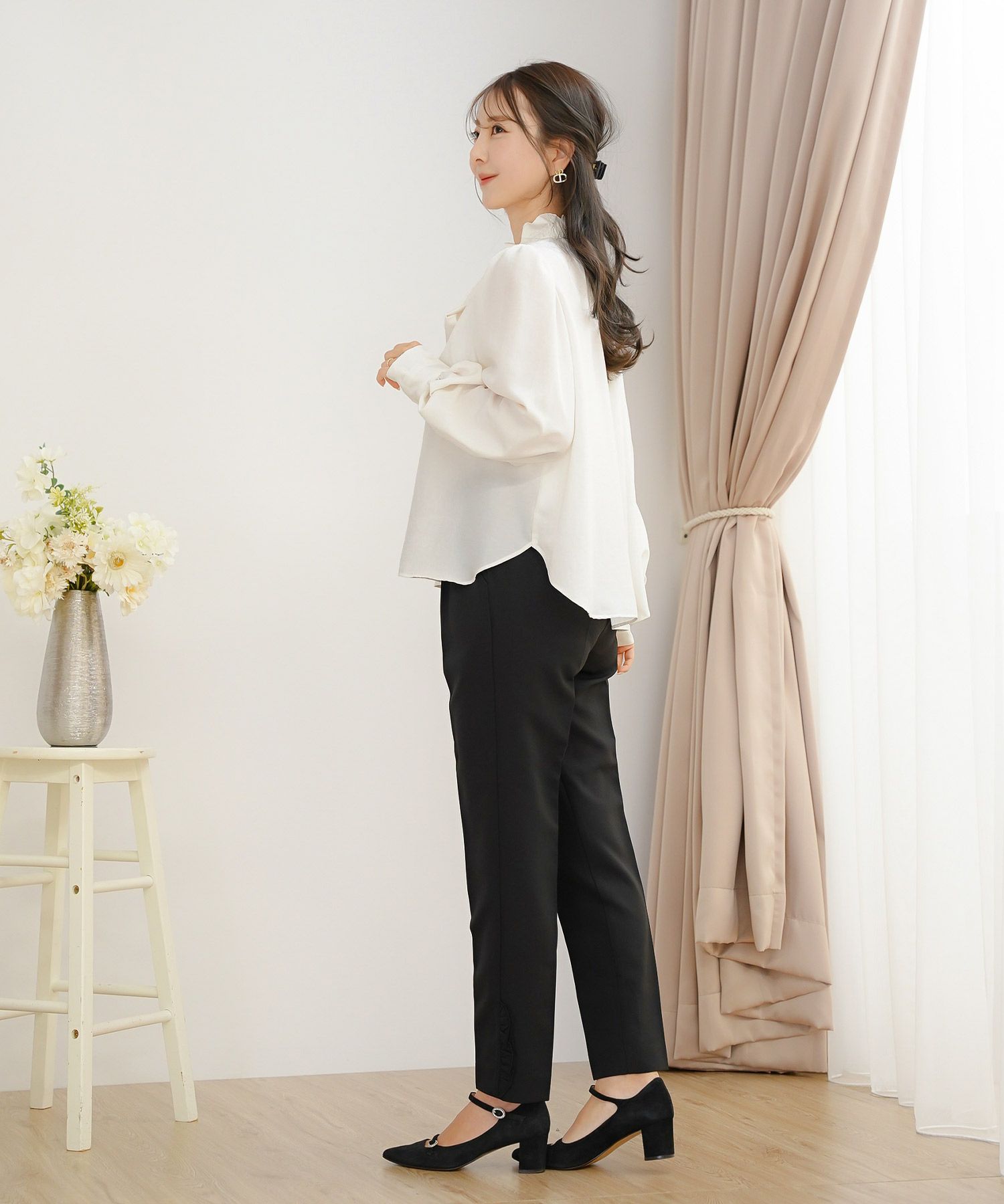 トップス ブラウス フリル ボウタイ 長袖 タック 前開き ホワイト フェミニン エレガント 上品 きれいめ