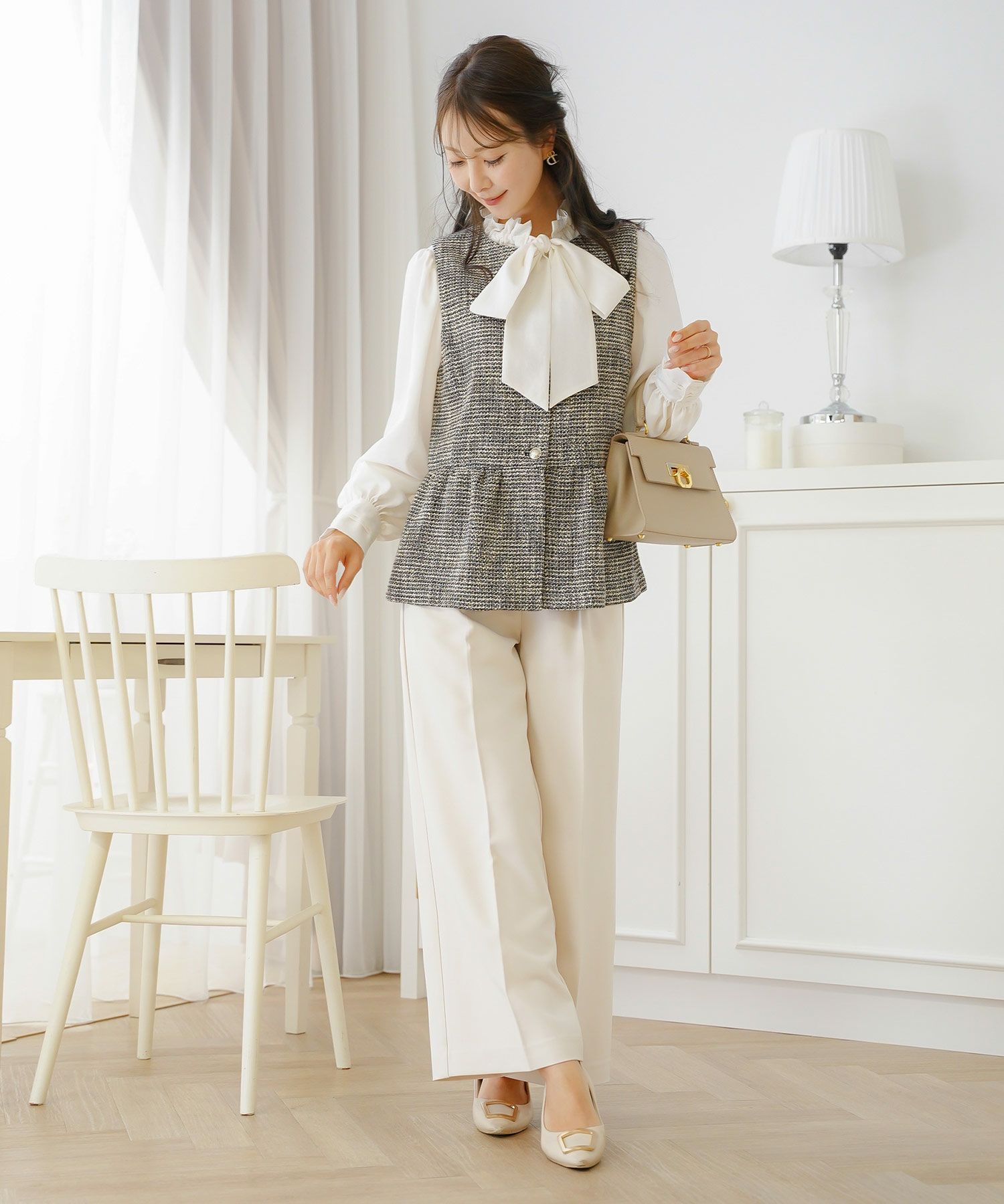 トップス ブラウス フリル ボウタイ 長袖 タック 前開き ホワイト フェミニン エレガント 上品 きれいめ